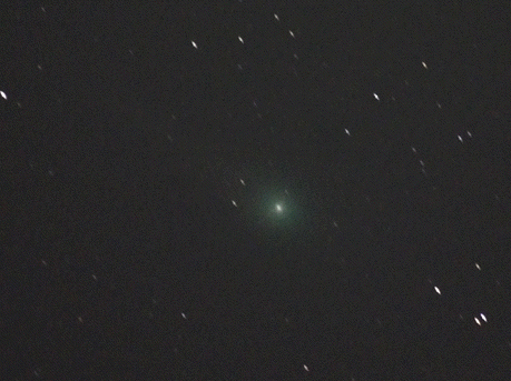 15分ごとに撮影。短い時間の間にルーリン彗星は大きく位置を変えている